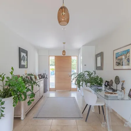 Superbe Avec Piscine -grimaud ヴィラ